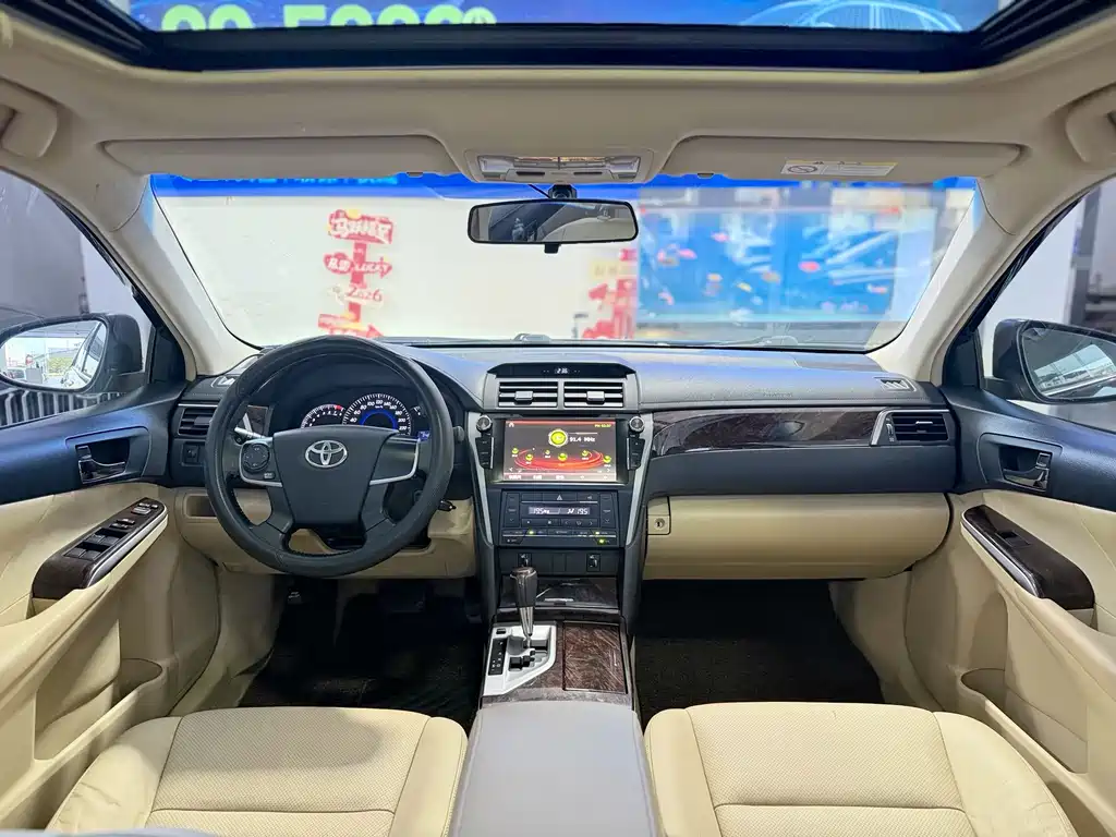 Toyota Camry 2016 — фото 5
