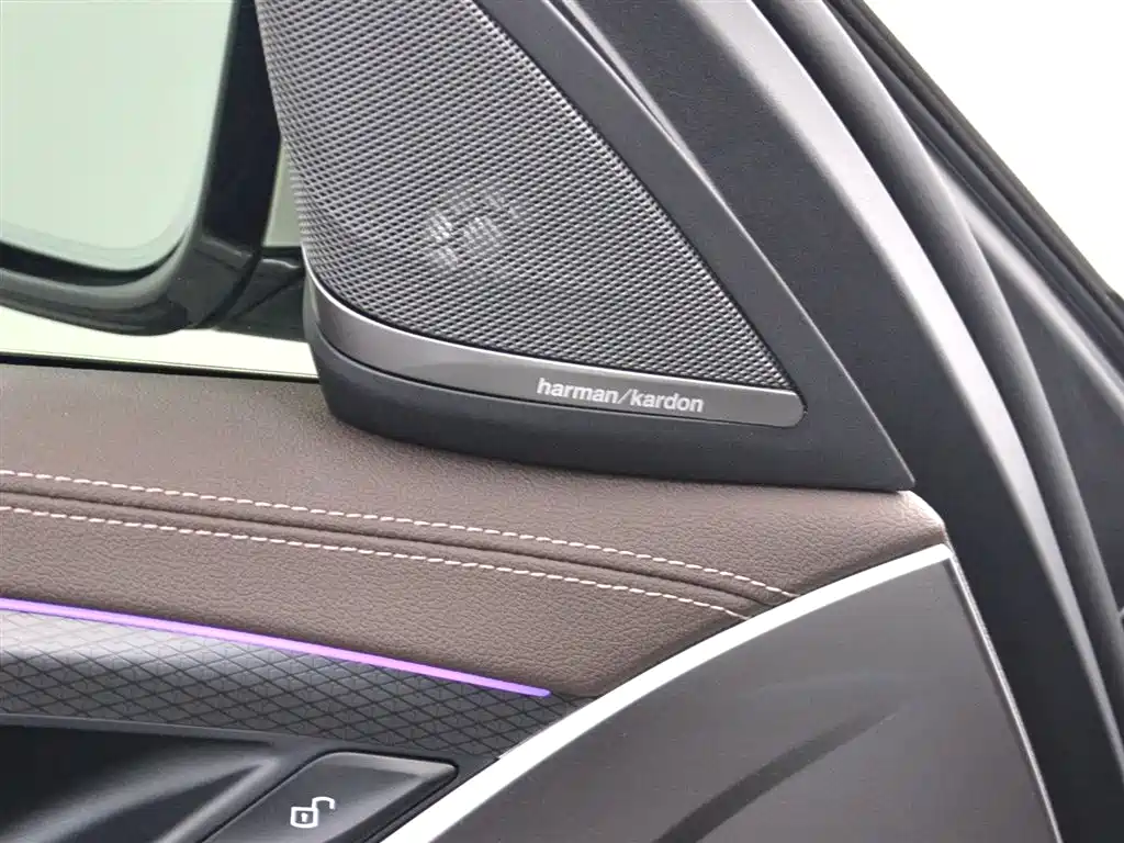 BMW 5 Series 2022 — фото 13