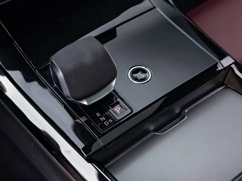 Land Rover Sport 2025 — фото 15