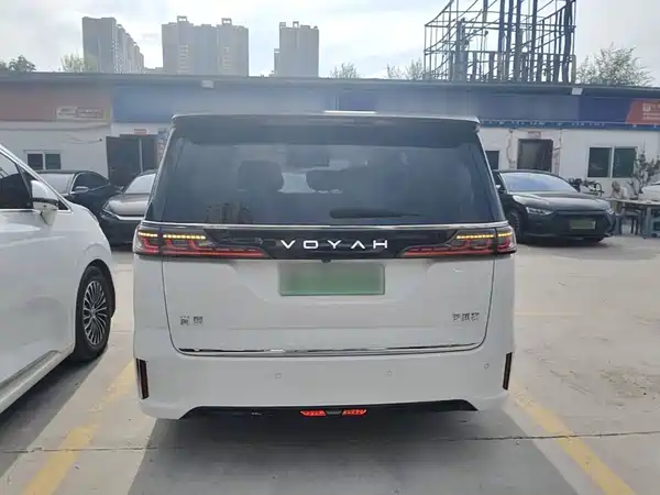 Voyah Dreamer 2024