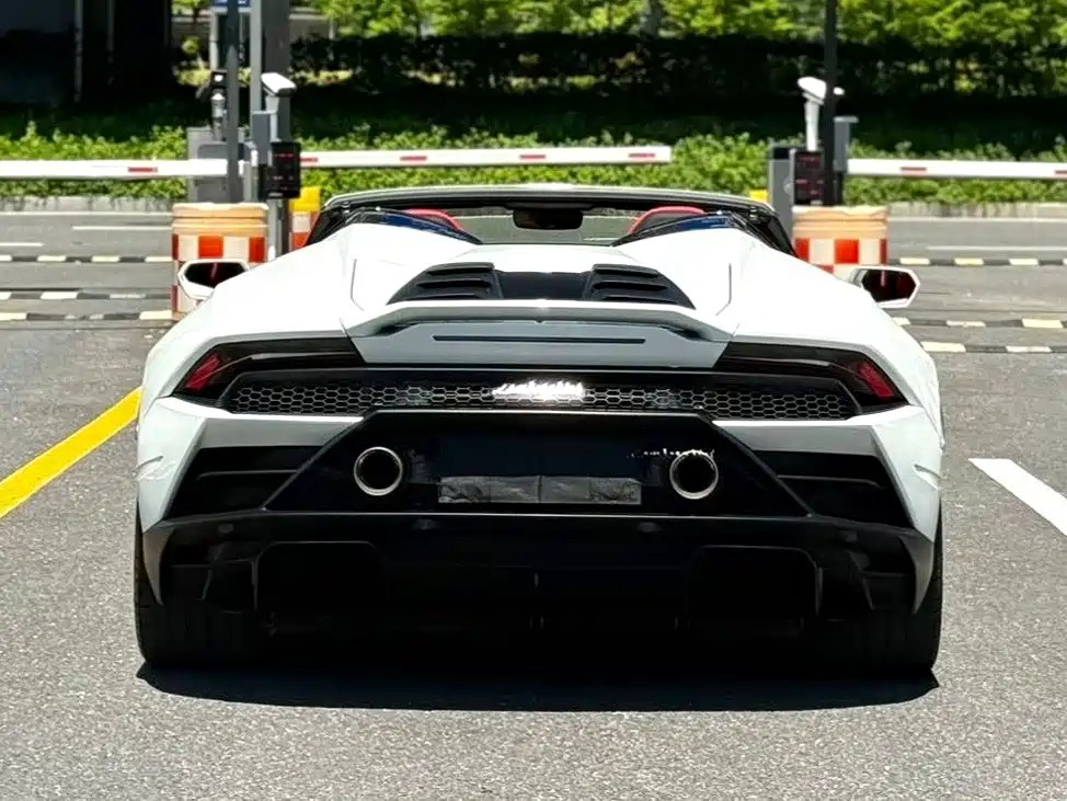 Lamborghini Huracan 2023 — фото 6