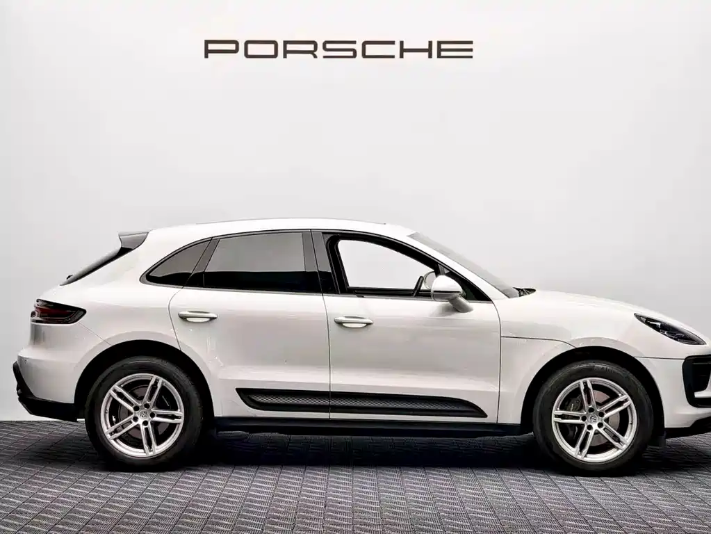 Porsche Macan 2023 — фото 4