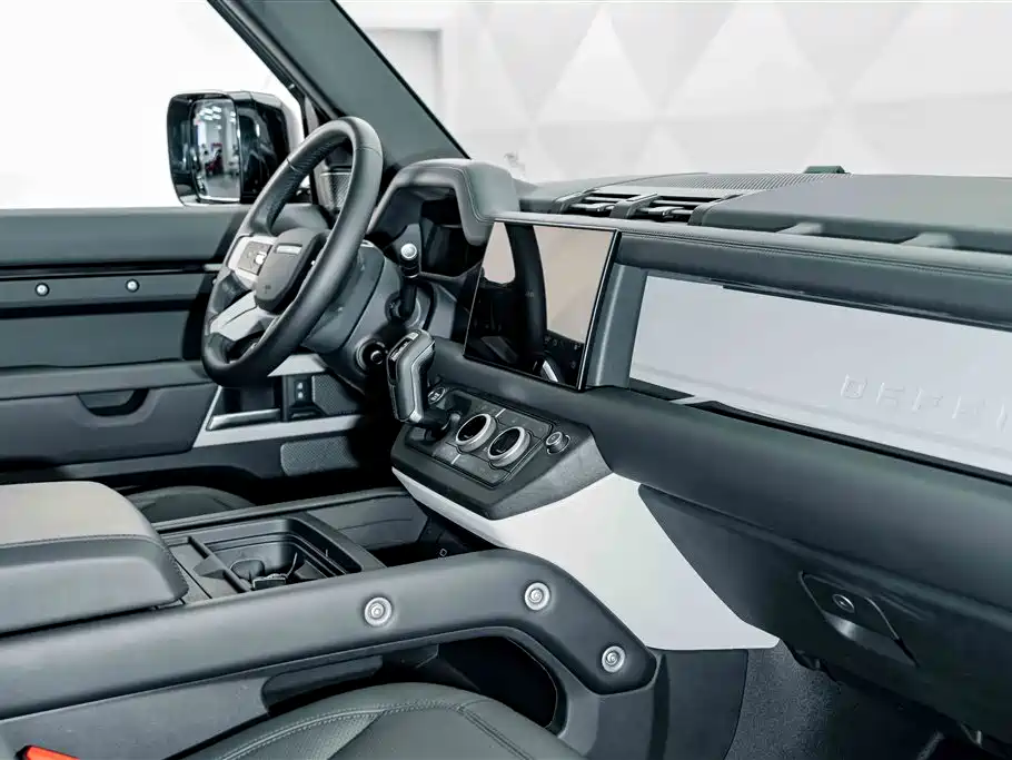 Land Rover Defender 2024 — фото 24