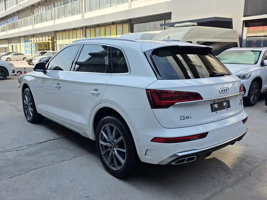 Audi Q5L 2023 — фото 4