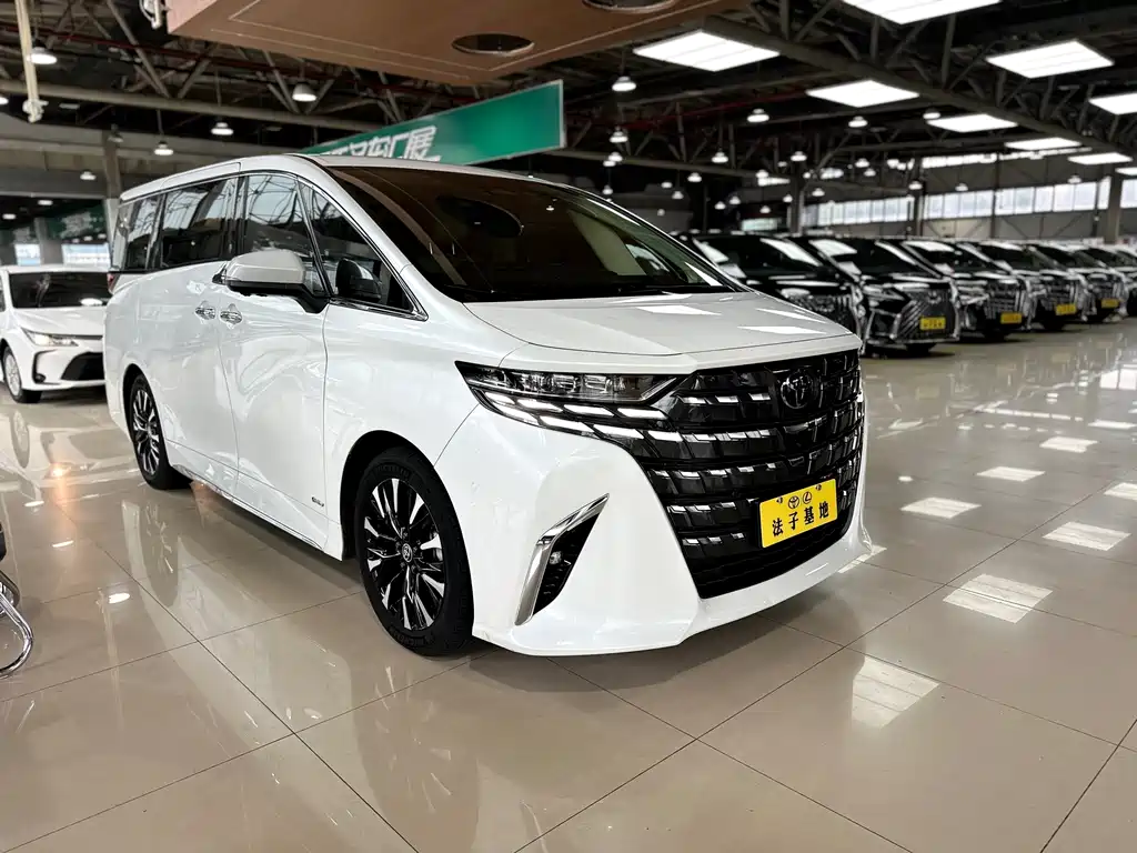 Toyota Alphard 2024 — фото 3