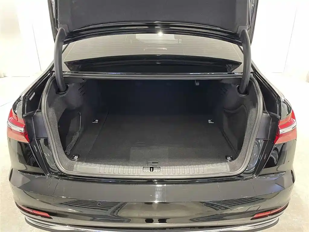 Audi A6L 2023
