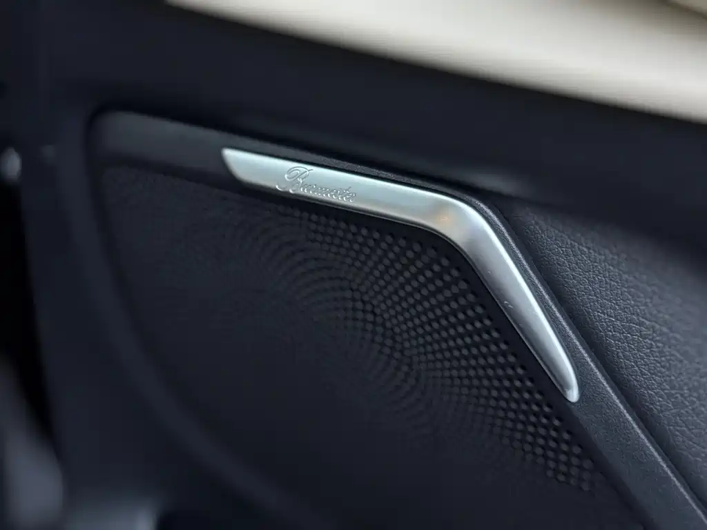 Mercedes-Benz V-Class 2020 — фото 10