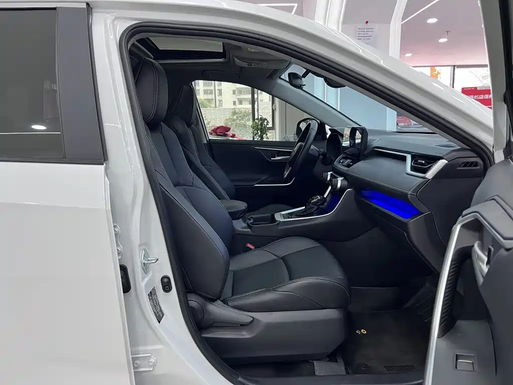 Toyota Wildlander 2023 — фото 10