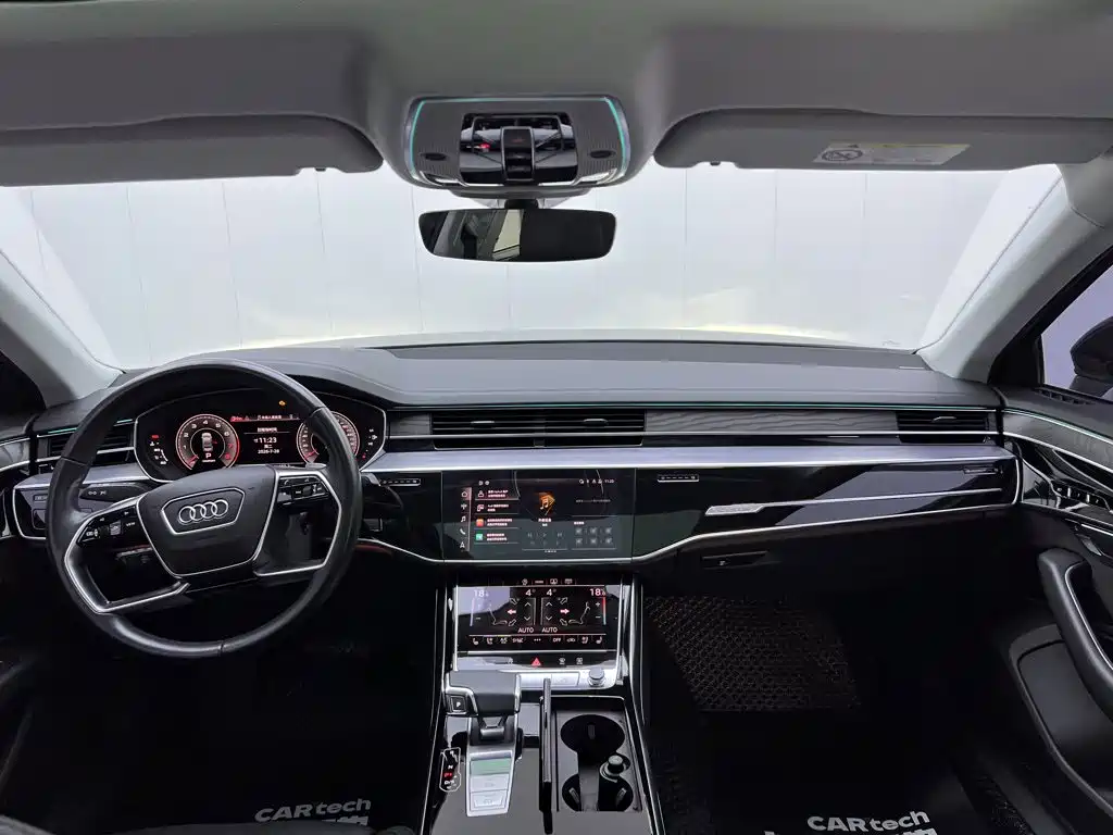 Audi A8 2021 — фото 12