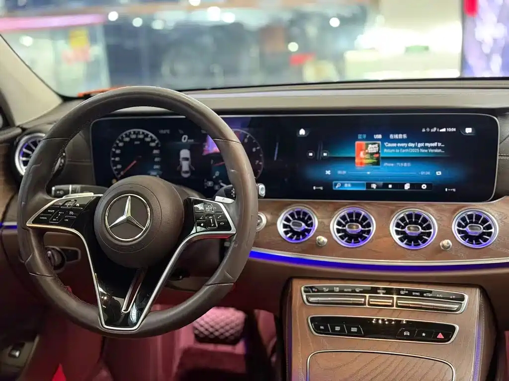 Mercedes-Benz E-Class 2022 — фото 10