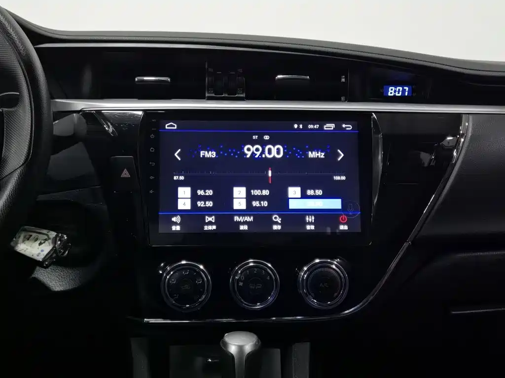 Toyota Corolla 2018 — фото 12