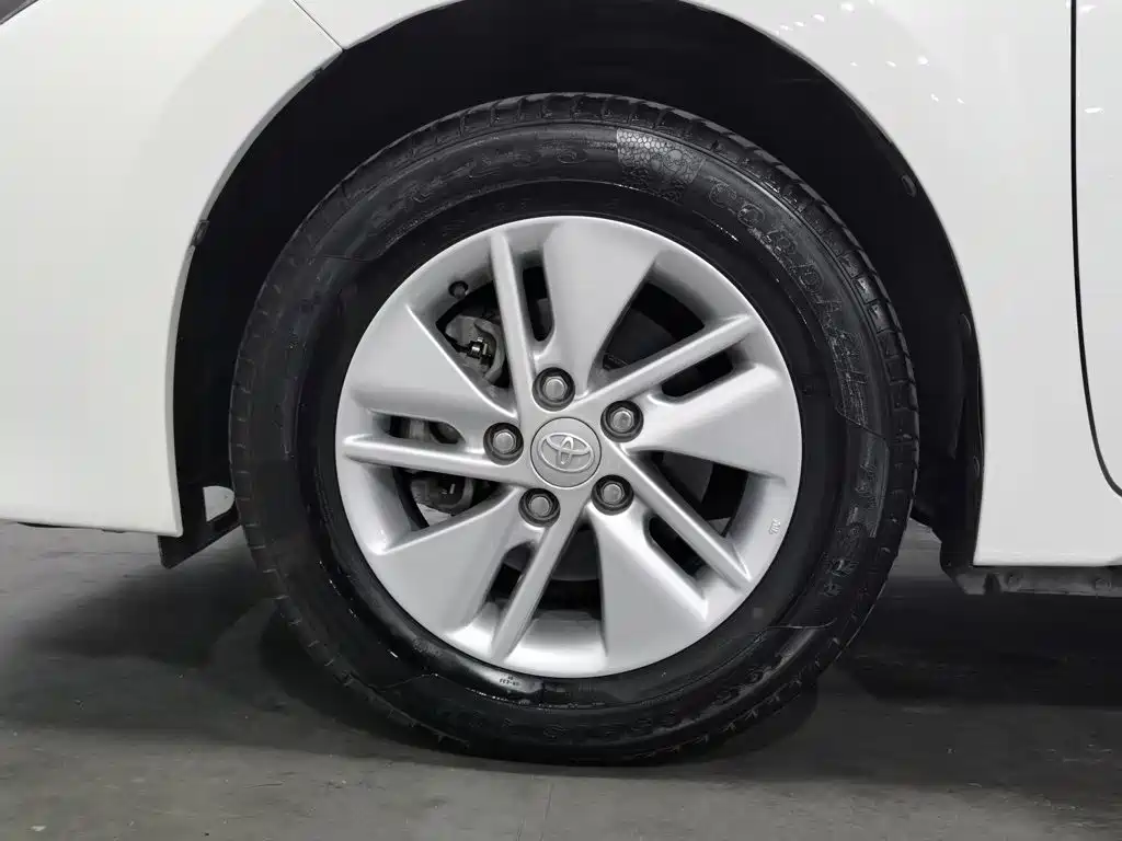 Toyota Corolla 2018 — фото 17