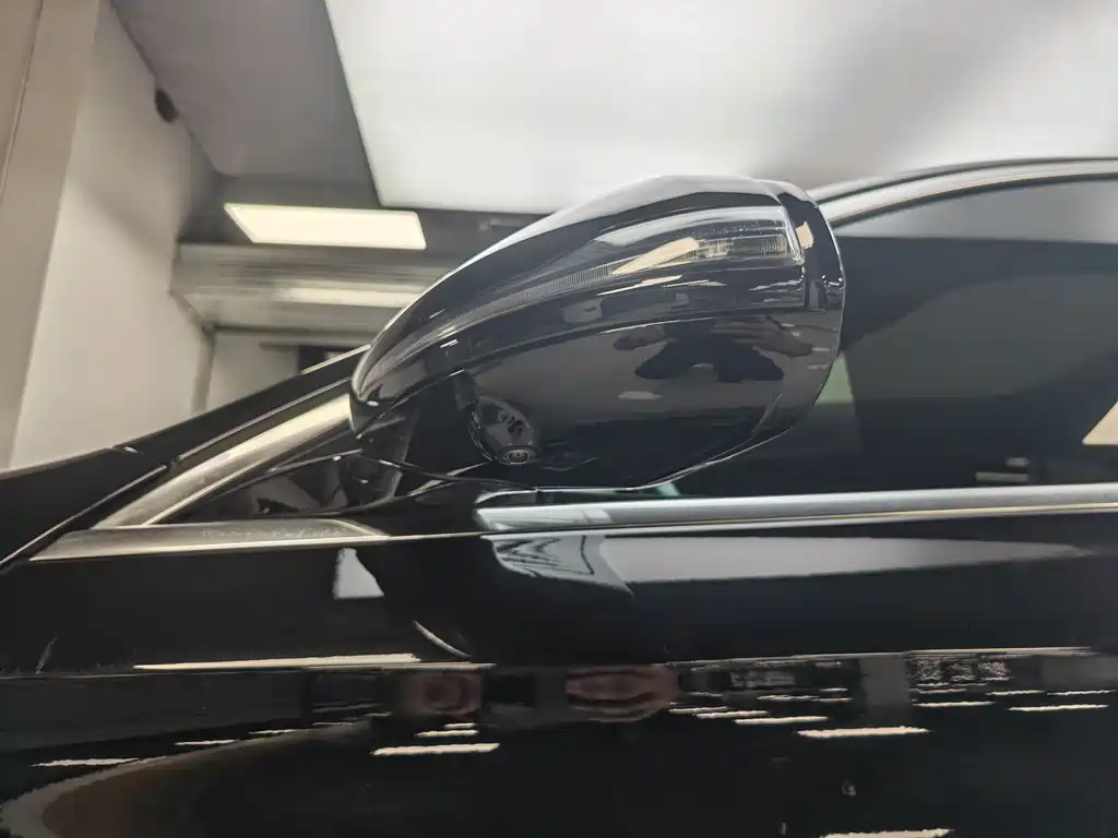 Mercedes-Benz E-Class 2023 — фото 12
