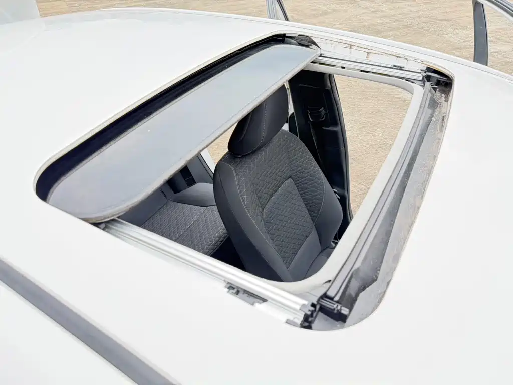 Toyota Corolla 2023 — фото 17