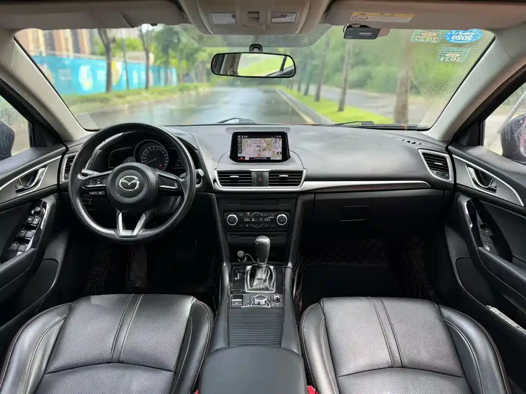 Mazda 3 Axela 2019 — фото 5