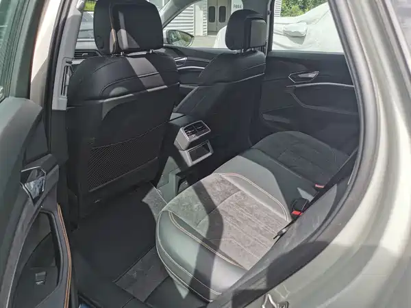 Audi e-tron 2025