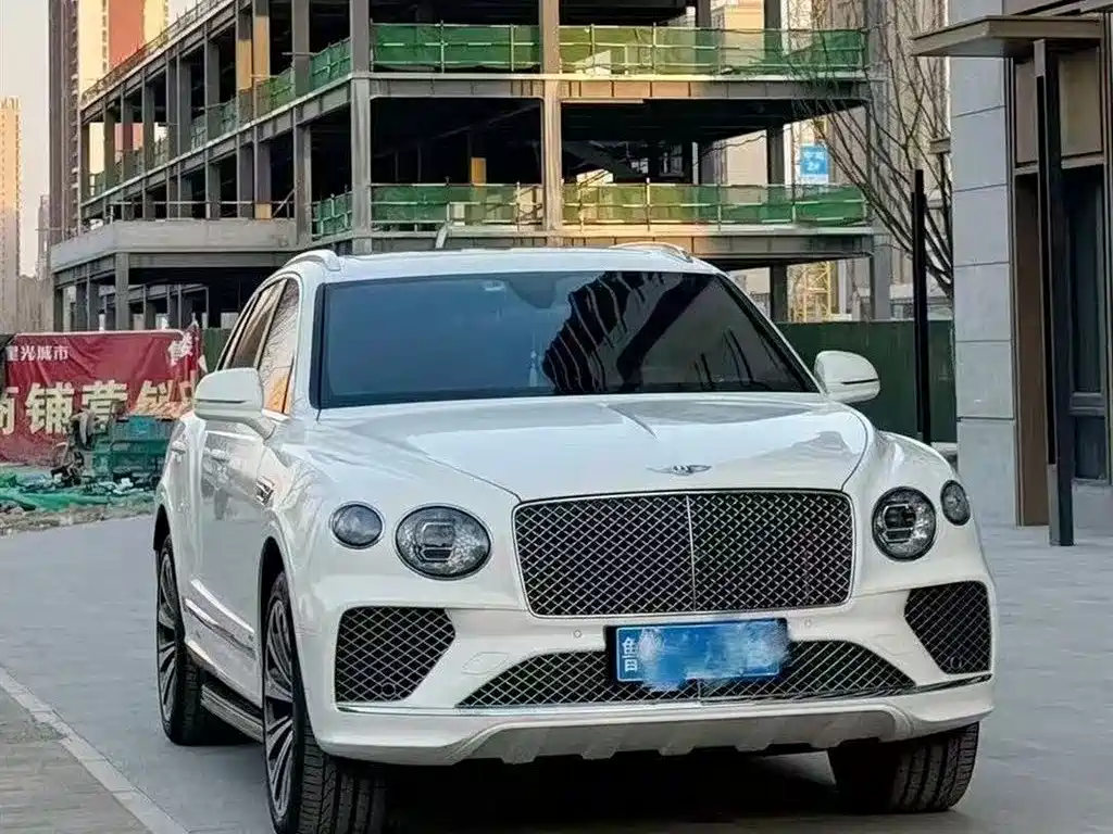 Bentley Bentayga 2022 — фото 3