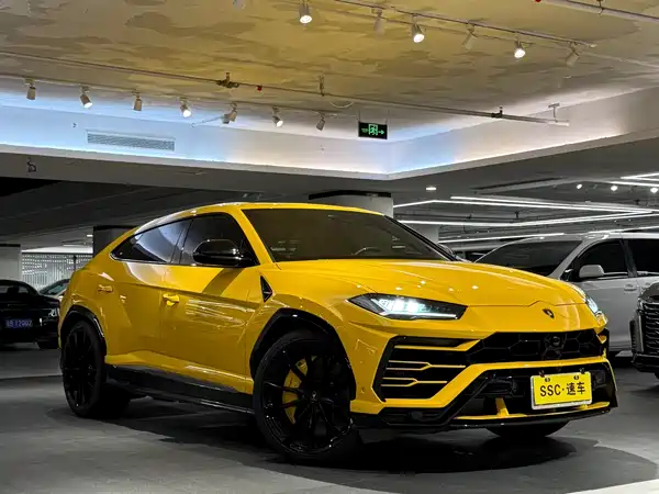 Lamborghini Urus 2021