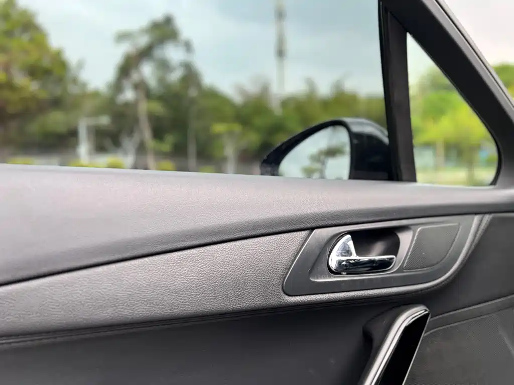 Peugeot 508 2015 — фото 27