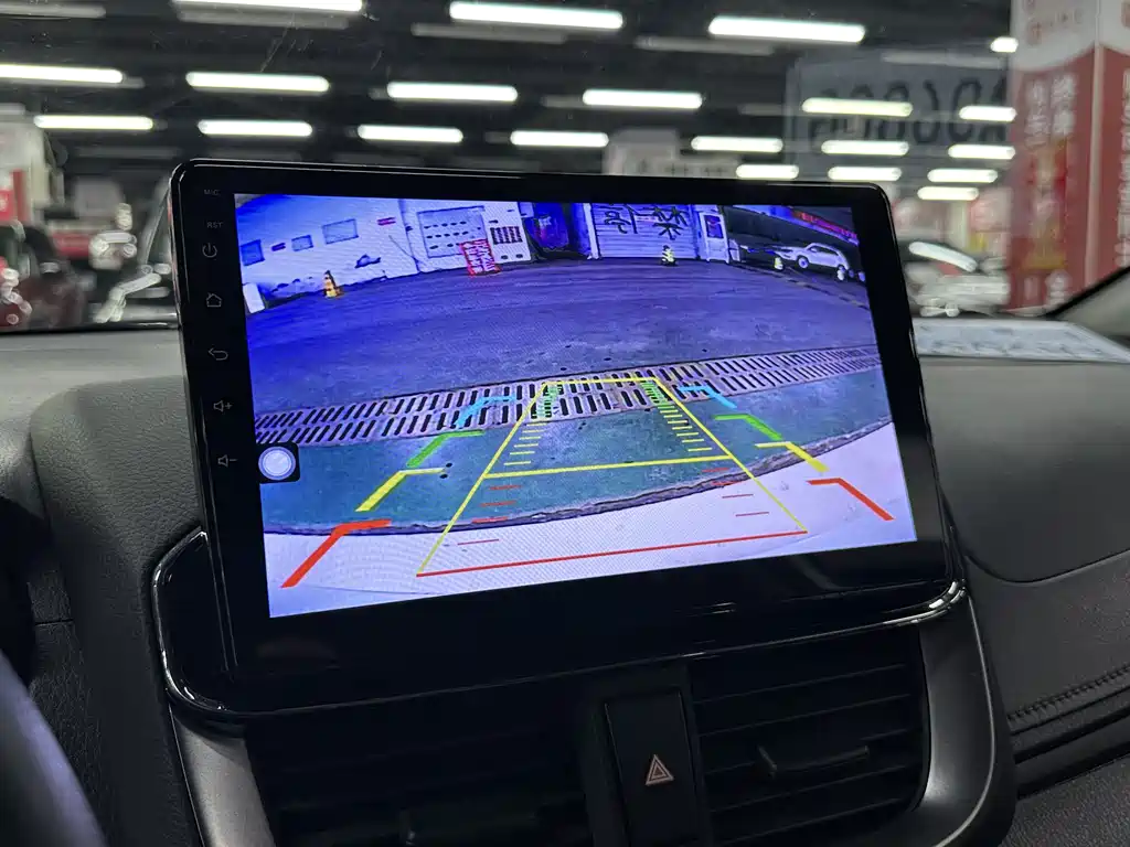 Toyota Yaris L 2022 — фото 25