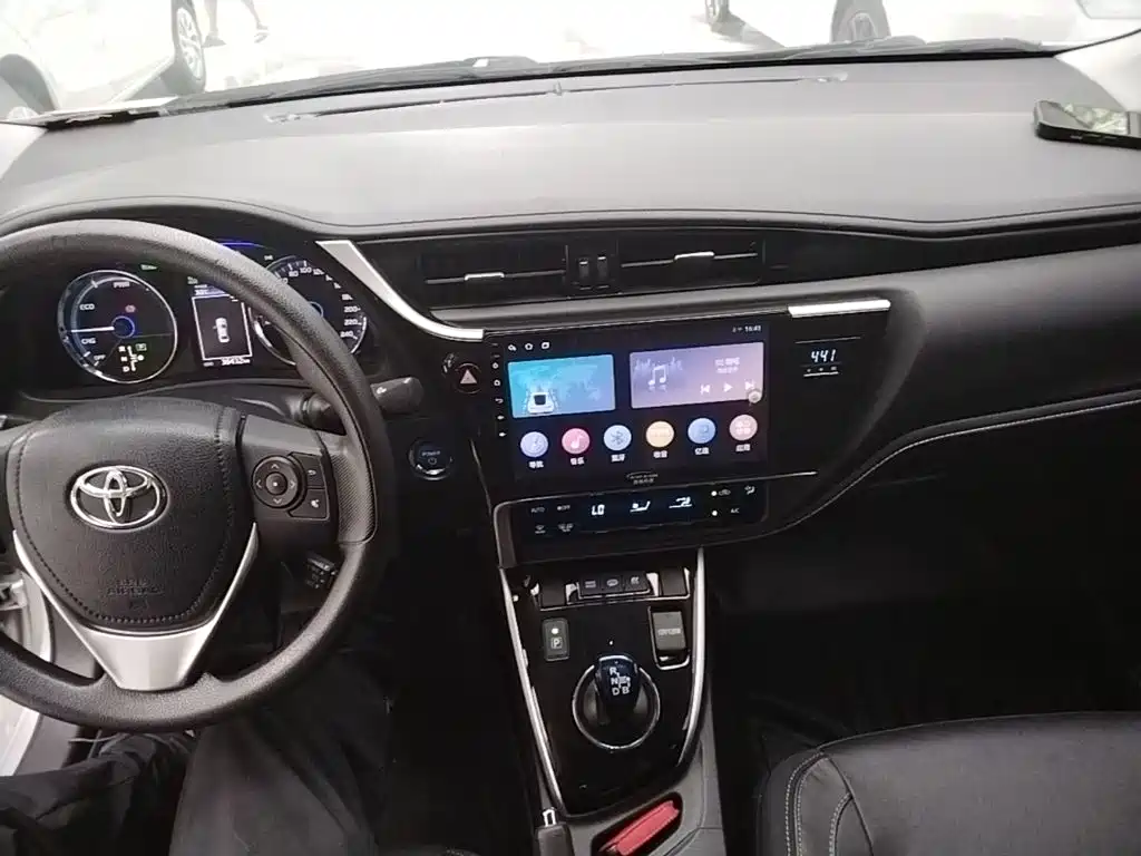 Toyota Corolla Hybrid 2022 — фото 10