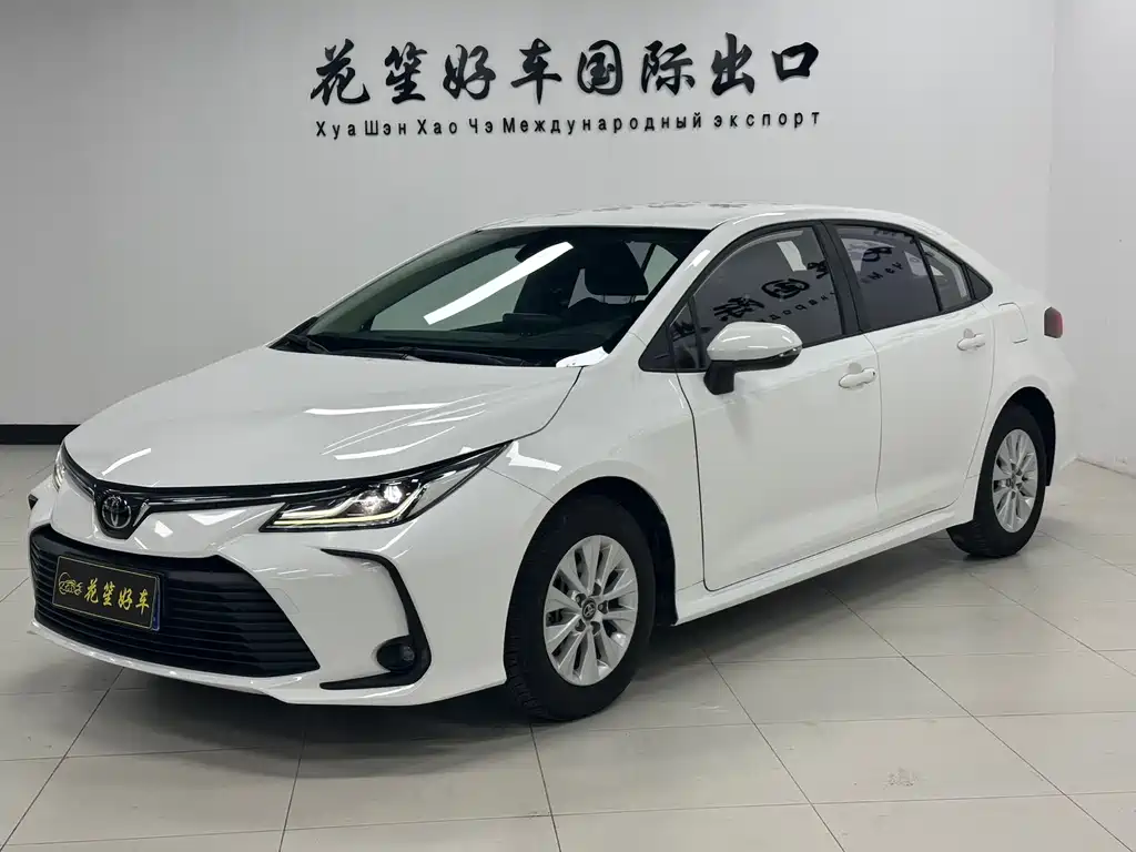 Toyota Corolla 2023 — фото 1