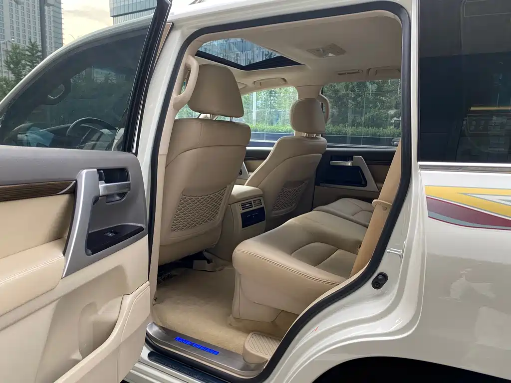 Toyota Land Cruiser 2019 — фото 9