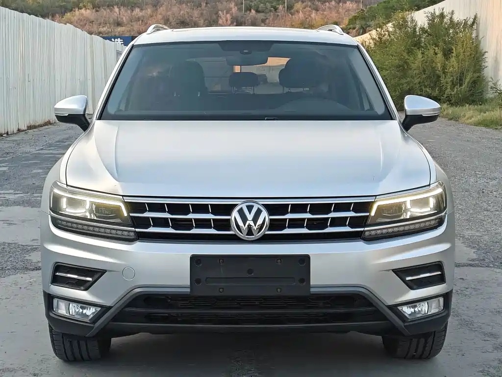 Volkswagen Tiguan L 2018 — фото 2