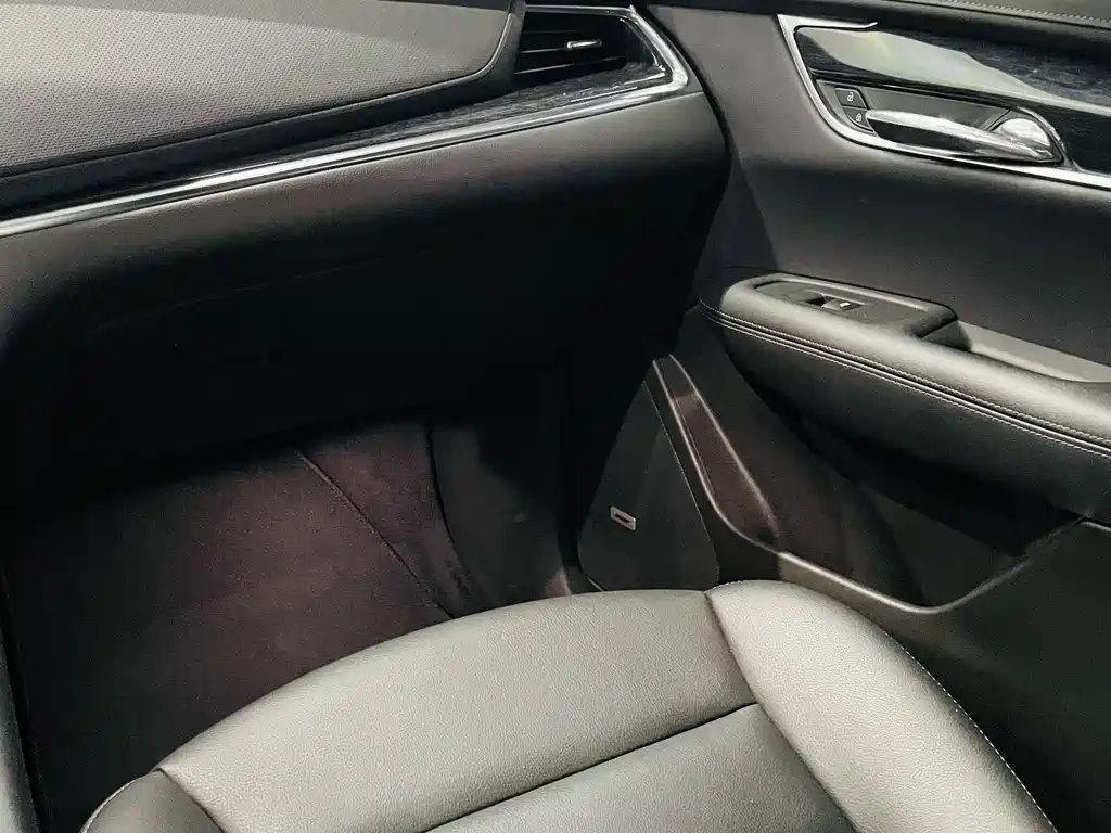 Cadillac XT5 2021 — фото 16