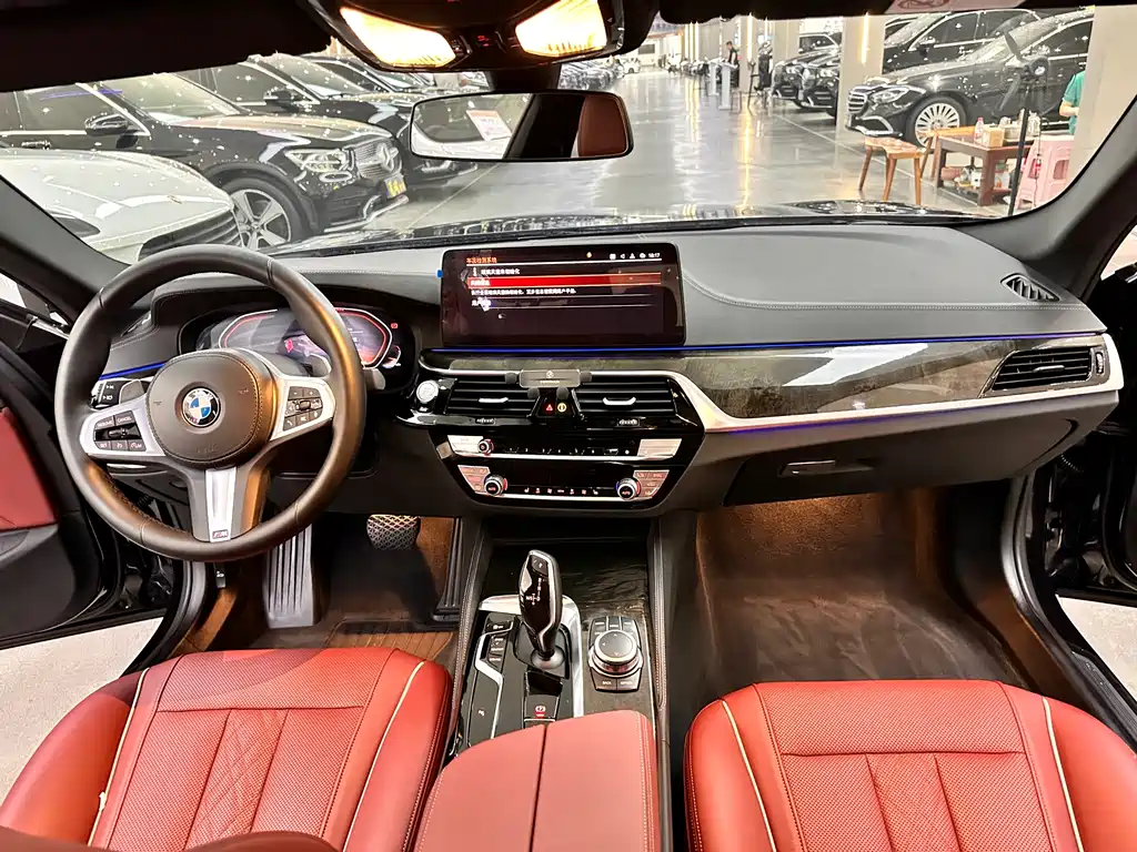 BMW 5 Series 2022 — фото 10