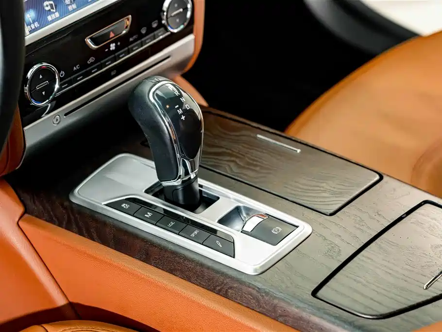 Maserati Quattroporte 2014 — фото 11