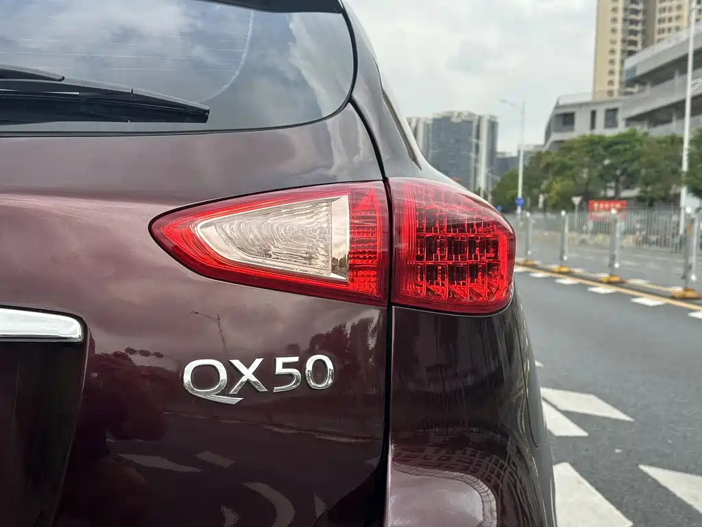 Infiniti QX50 2016 — фото 10