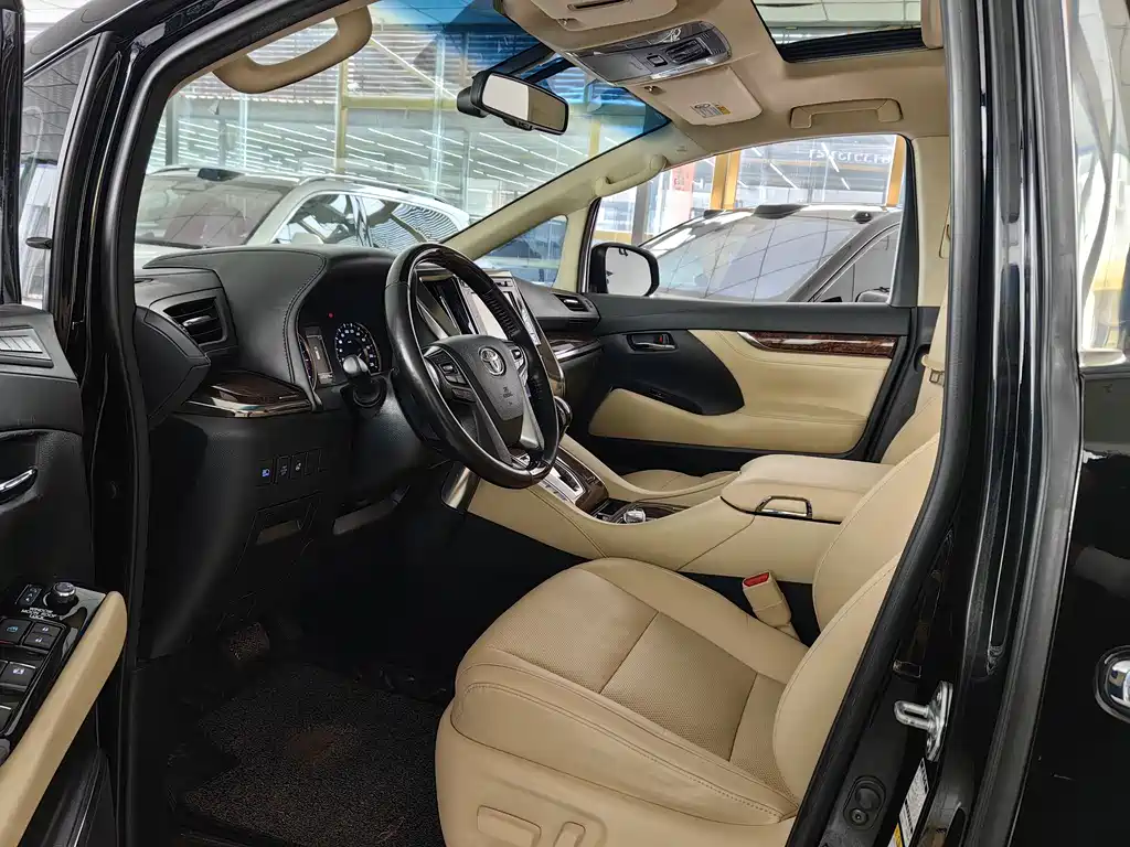 Toyota Alphard 2018 — фото 5