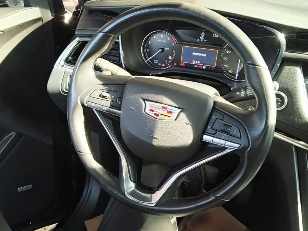 Cadillac XT6 2021 — фото 11