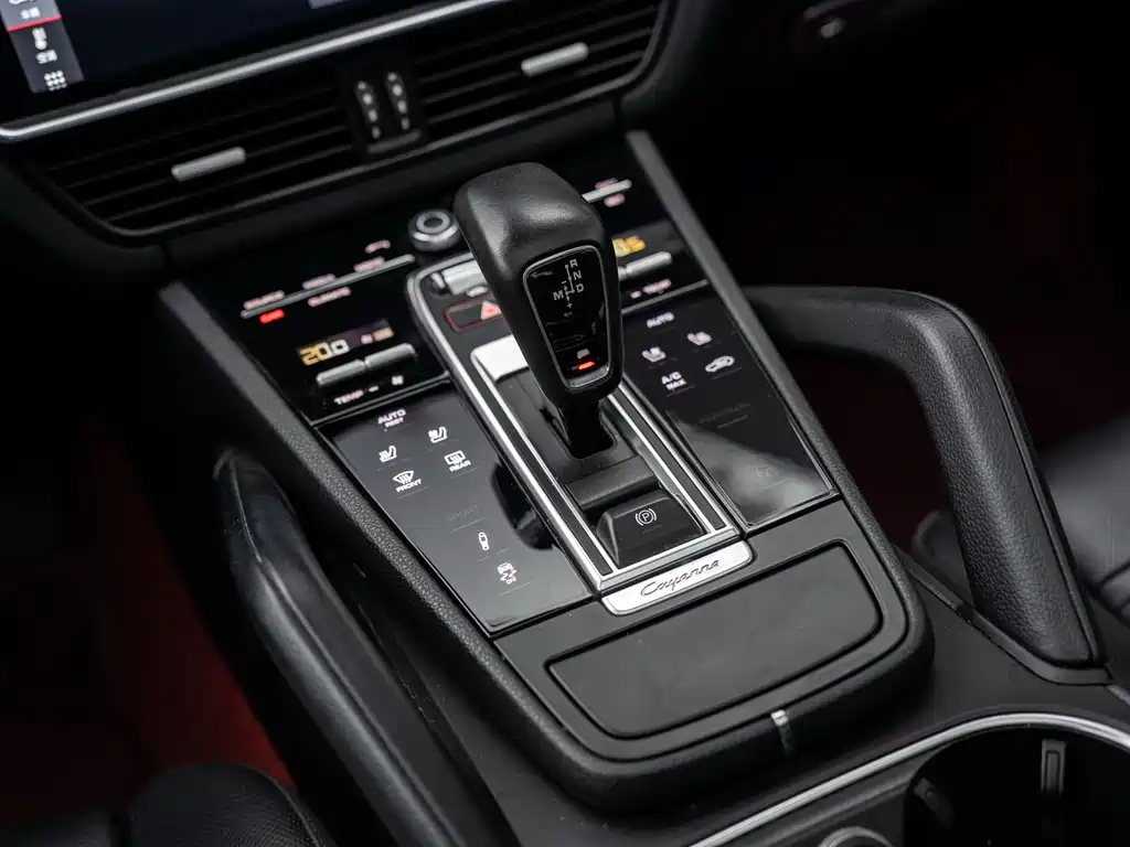 Porsche Cayenne 2020 — фото 13