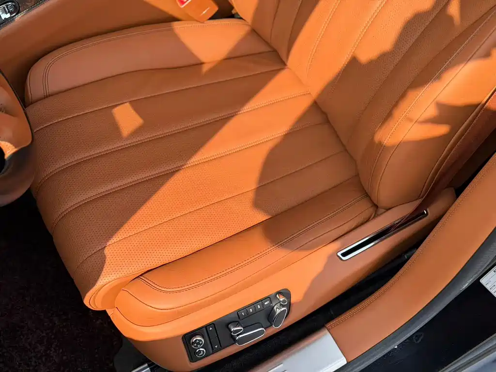 Bentley Flying Spur 2015 — фото 9