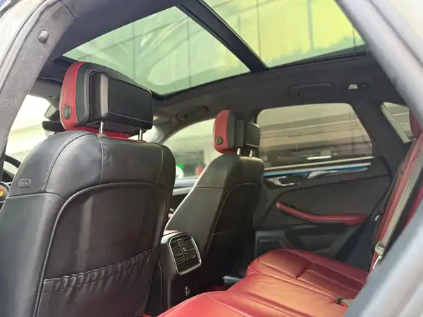Porsche Macan 2023