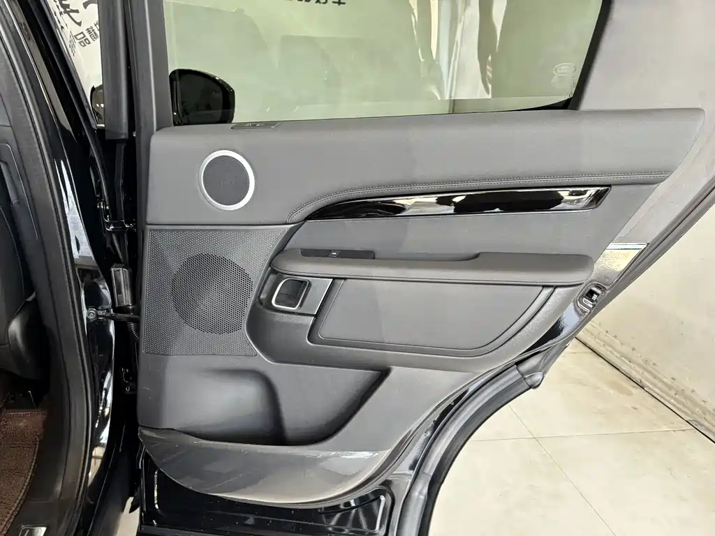 Land Rover Discovery 2026 — фото 20