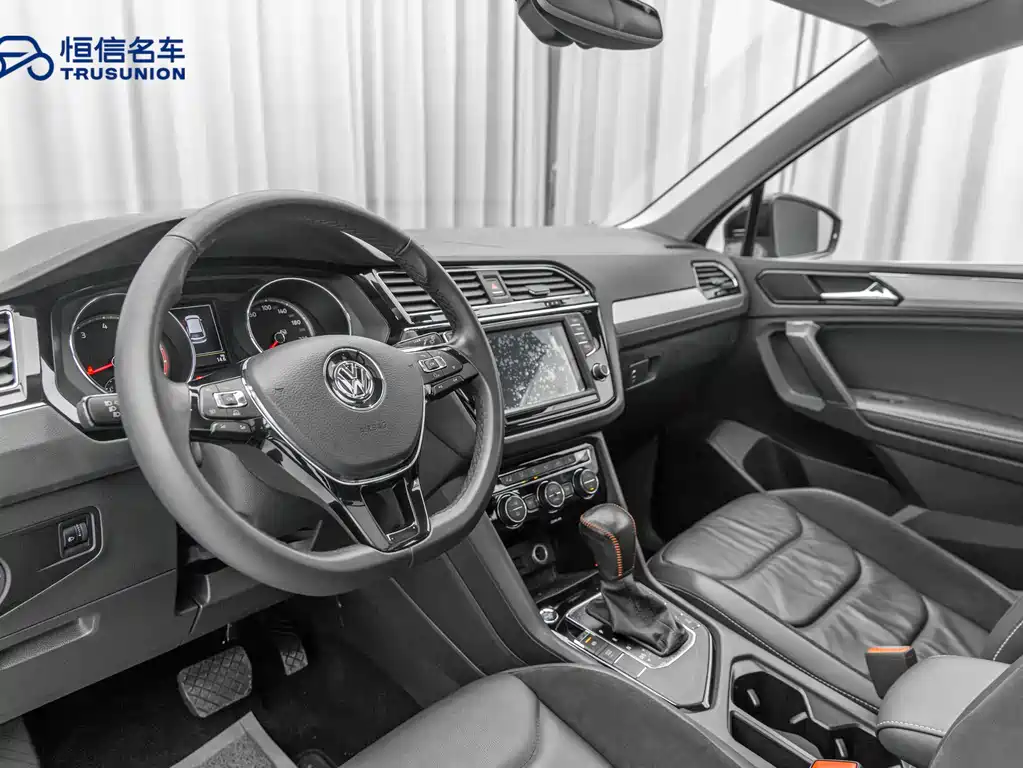 Volkswagen Tiguan L 2018 — фото 11