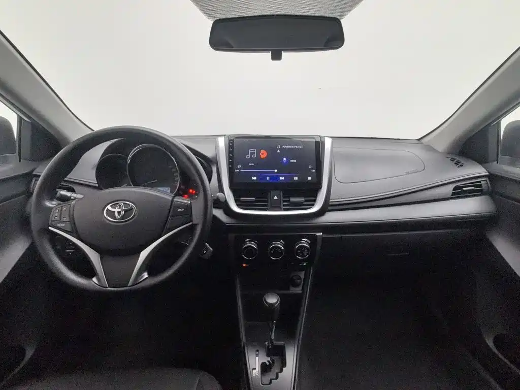 Toyota Yaris L 2019