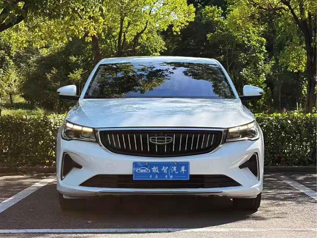 Geely Emgrand 2022
