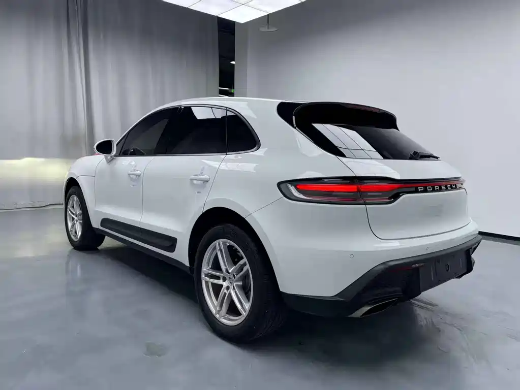 Porsche Macan 2023 — фото 11