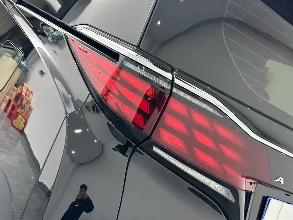 Toyota Alphard 2024 — фото 25