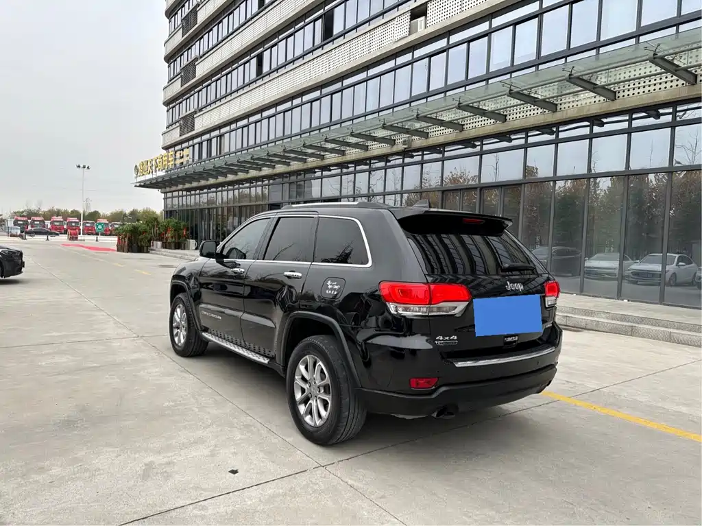 Jeep Grand Cherokee 2015 — фото 4