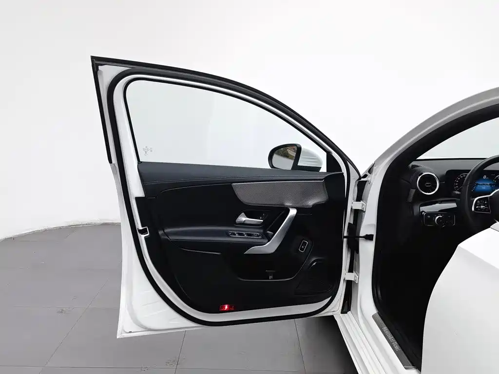 Mercedes-Benz A-Class 2020 — фото 8