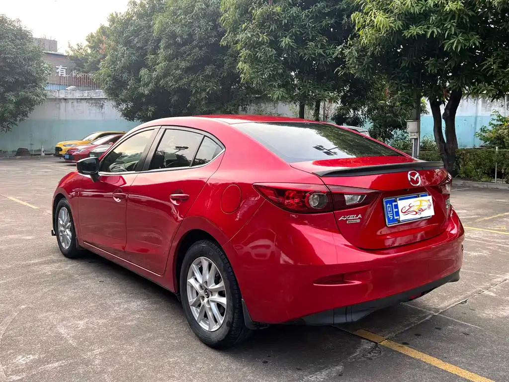 Mazda 3 Axela 2018 — фото 3