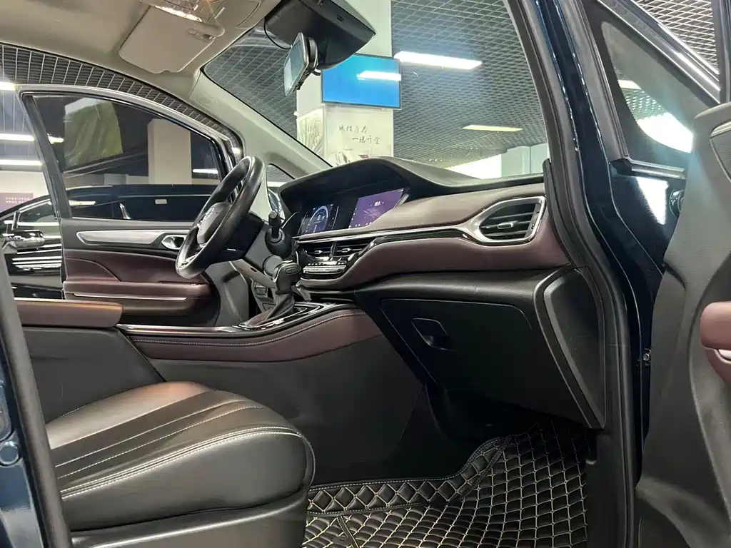 GAC Trumpchi M6 2021 — фото 15