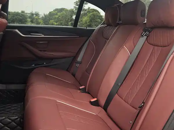 BMW 5 Series 2023