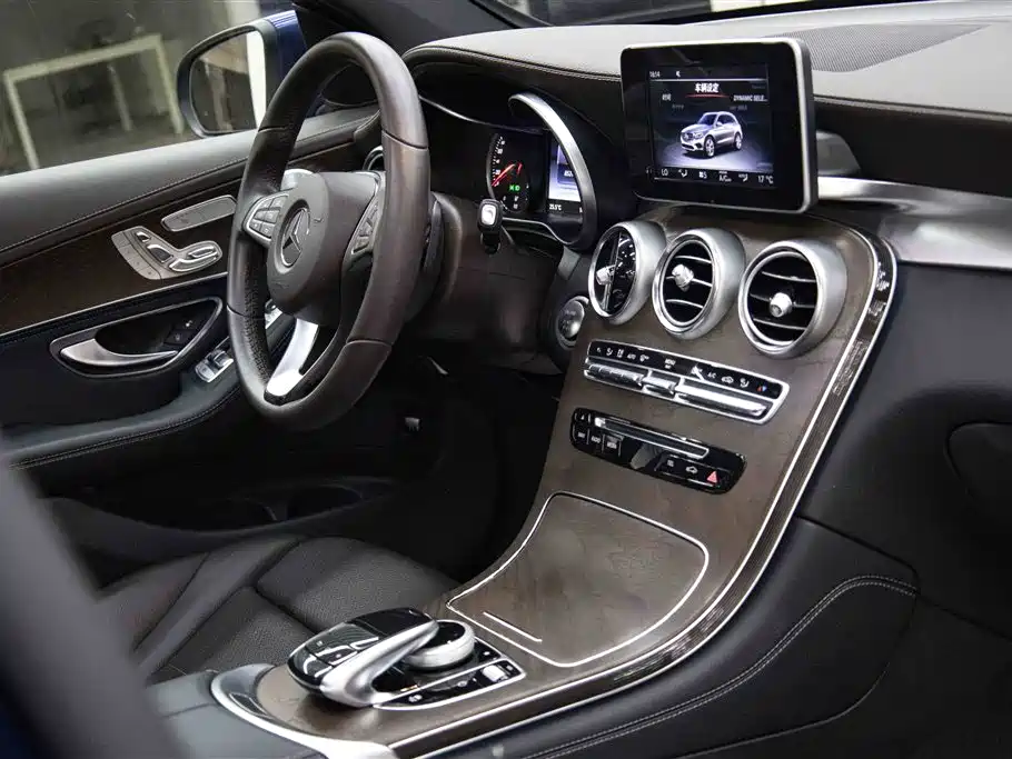 Mercedes-Benz GLC 2016 — фото 19