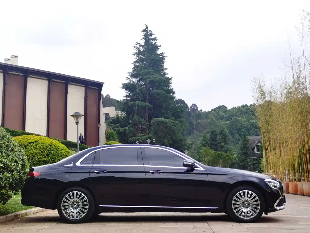 Mercedes-Benz E-Class 2023
